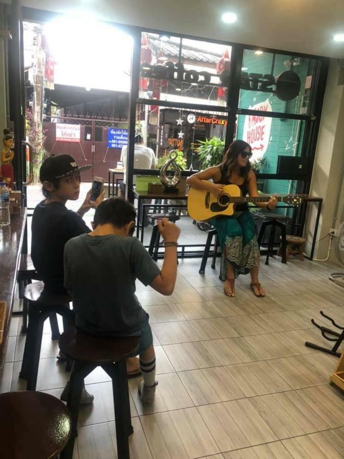 เอ็นจอยเฮาส์ Hostel เชียงใหม่ ภายนอก รูปภาพ